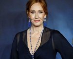 J.K. Rowling: il suo like al tweet che sostiene le terapie di conversione per giovani trans fa discutere