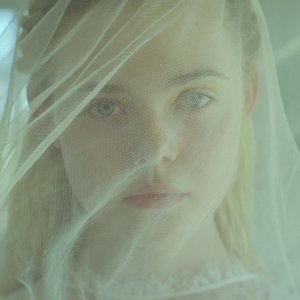 Young Ones - Ultima Generazione: un primo piano di Elle Fanning