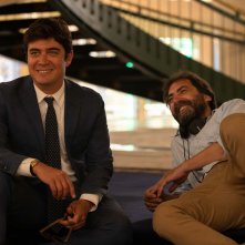 Gli Infedeli: Riccardo Scamarcio in una foto sul set