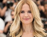 Kelly Preston, la moglie di John Travolta morta a 57 anni per un tumore al seno