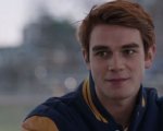 KJ Apa e Sofia Carson star del thriller pandemico Songbird