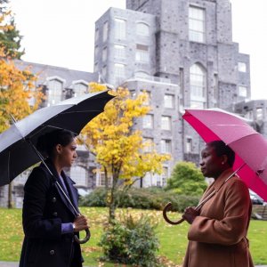 Helstrom: una foto di Ariana Guerra e June Carryl