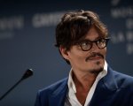 Johnny Depp voleva far esaminare il DNA delle feci trovate nel letto: 'Era disgustato'