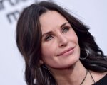 Courteney Cox e Greg Kinnear nel pilot dell'horror comedy Starz Shining Vale