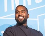 Kanye West abbandona la corsa alla Casa Bianca