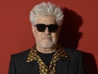 Pedro Almodóvar e Tilda Swinton: prima foto dal set di La Voz Humana