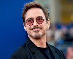 Robert Downey Jr. al bimbo attaccato da un cane: 'Lo scudo di Captain America? Tony Stark farà di meglio'