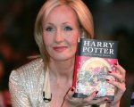 J.K. Rowling: le vendite dei suoi libri sono in calo dopo le accuse di transfobia