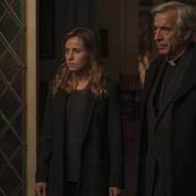Offerta alla tormenta: Marta Etura e Imanol Arias in una scena del film