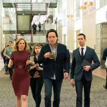Utopia: John Cusack in una scena della serie Amazon