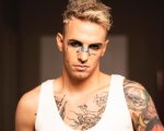 Achille Lauro in croce: il cartellone censurato a Milano