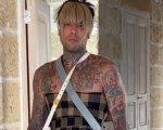 Fedez si traveste da Chiara Ferragni: tre outfit per la sfilata in un video virale