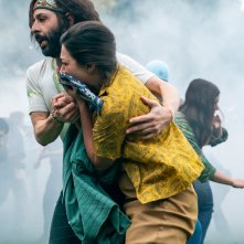 The Trial of the Chicago 7: Jeremy Strong durante gli scontri