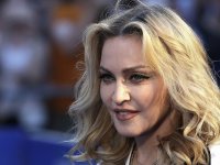 Coronavirus: Madonna posta una bufala su Instagram da vera cospiratrice, e viene censurata