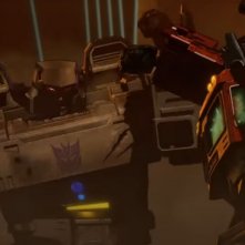 Transformers: War for Cybertron: un robot in azione in una scena della serie
