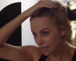 Charlize Theron si rasa i capelli nel video su Instagram: l'omaggio a Furiosa