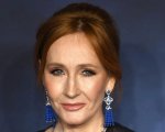J.K. Rowling: rimosso il cartellone in suo sostegno da una stazione di Edinburgo
