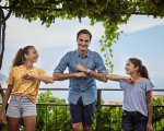 Roger Federer: lo spot Barilla con sorpresa per le due fan sui tetti