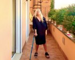 Mara Venier è caduta di nuovo: 'Questa volta è l'altra gamba. Mi devo far benedire, ragazzi'
