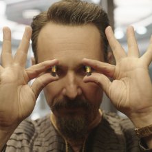 Project Power: Rodrigo Santiago in una scena del film