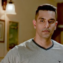 Gunjan Saxena: The Kargil Girl, Angad Bedi in una scena del film