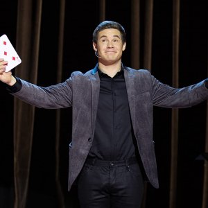 Magic Camp: una scena con Adam Devine