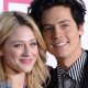 Riverdale, Cole Sprouse e Lili Reinhart si sono lasciati, la conferma su Instagram: “le auguro ogni felicità
