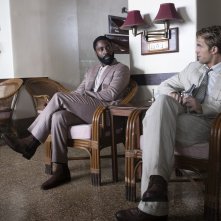 Tenet: una scena del film con John David Washington  e Robert Pattinson