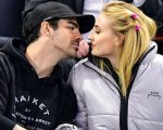 Joe Jonas, nuovo look: adesso è biondo platino (FOTO)