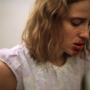 Dogtooth: Aggeliki Papoulia in una scena del film