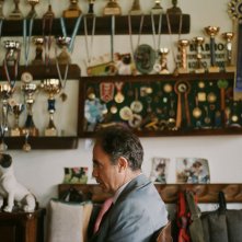 Dogtooth: una sequenza del film