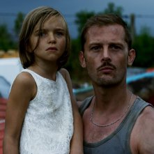 Quattro vite: Nicolas Duvauchelle, Vega Cuzytek in una scena del film