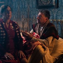 Natale in casa Cupiello: Marina Confalone e Sergio Castellitto in una scena