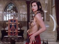 La morte ti fa bella: Isabella Rossellini era (quasi) nuda nel film