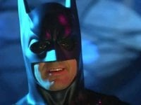 Batman &amp; Robin: George Clooney odia talmente il film da restituire i soldi del biglietto ai fan?