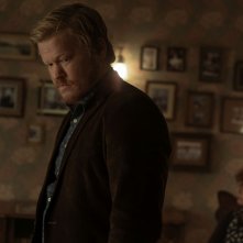 Sto pensando di finirla qui: Jesse Plemons durante una scena del film
