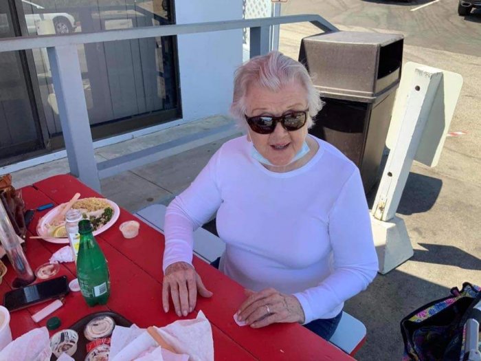 Angela Lansbury oggi: La Signora in Giallo a Malibu, la foto conquista i fan sui social