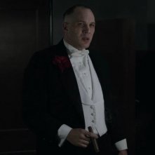 Al Capone: Tom Hardy durante una scena