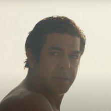 Padrenostro: una scena del film con Pierfrancesco Favino