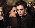 Twilight, Robert Pattinson e Kristen Stewart, lui 'giurò sulla Bibbia' che si sarebbe tenuto lontano da lei