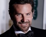 Bradley Cooper: 'Sono chiuso in casa con mia madre per proteggerla dal Coronavirus'
