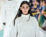 Armine Harutyunyan, la modella Gucci risponde alle critiche: 'Hanno solo paura'