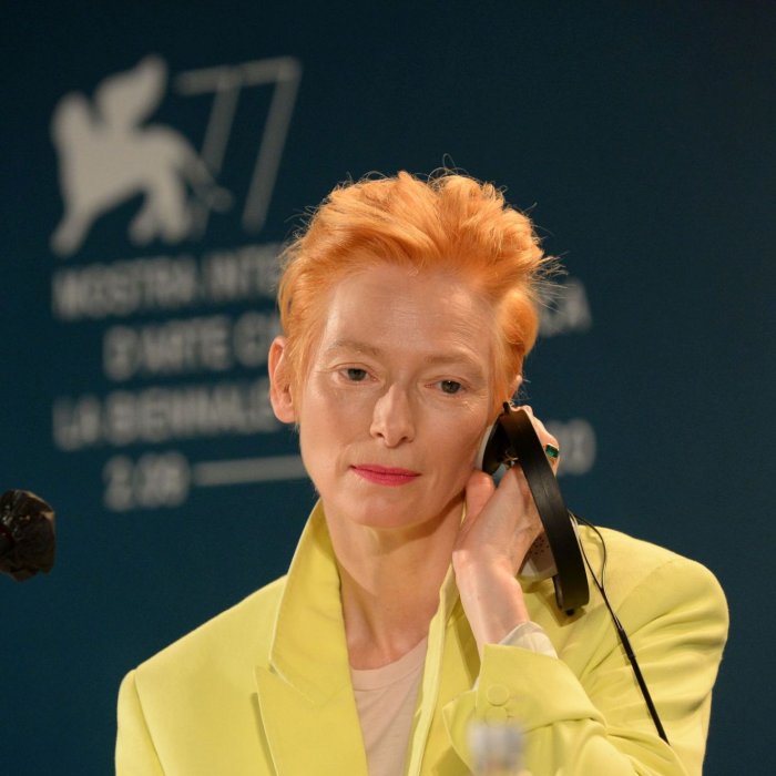 Venezia 2020: Tilda Swinton in una foto della conferenza stampa di The Human Voice