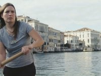 Molecole, la recensione: il film di pre-apertura di Venezia 77 racconta la città ai tempi del lockdown