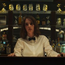 Mainstream: Maya  Hawke in una scena del film