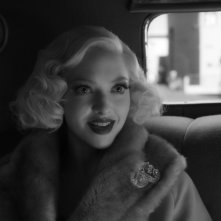Mank: Amanda Seyfried in una delle prime immagini del film Netflix
