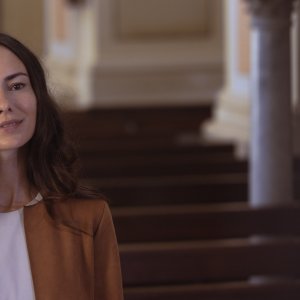 Magari resto: Caterina Misai in una scena del film