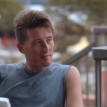 Magari resto: Emiliano De Martino in una scena