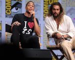 Jason Momoa: la star di Aquaman sostiene pubblicamente Ray Fisher contro la Warner