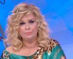 Uomini e Donne, Tina Cipollari aggredisce Pamela Barretta: 'É una stalker' (VIDEO)